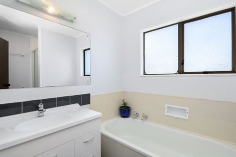 Photo of property in 27 Saint James Street, Richmond Heights, Taupo, 3330