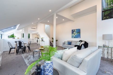 Photo of property in 33 Homebush Road, Khandallah, Wellington, 6035