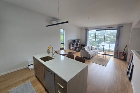 Photo of property in 52 Tiketike Way, Brooklyn, Wellington, 6021