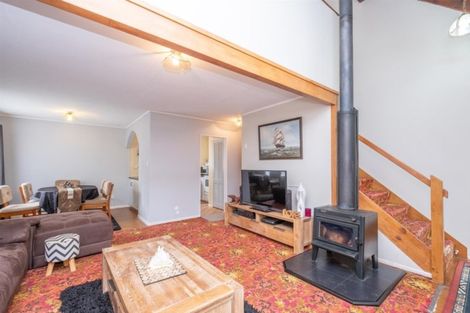 Photo of property in 28 Castle Street, Eltham, 4322