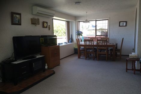 Photo of property in 2/119a Prestons Road, Redwood, Christchurch, 8051