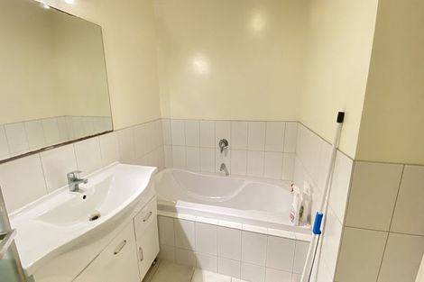 Photo of property in 8b Schnapper Rock Road, Schnapper Rock, Auckland, 0632