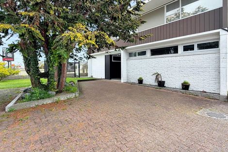 Photo of property in 355 Oxford Street, Levin, 5510