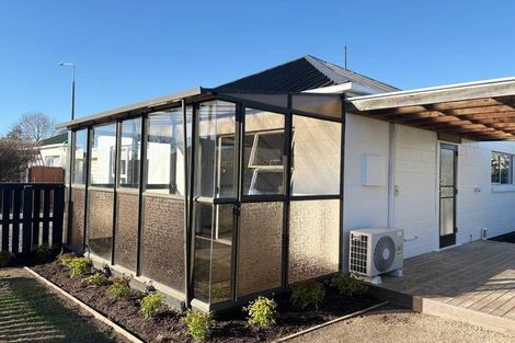 Photo of property in 2/73 Harewood Road, Papanui, Christchurch, 8053