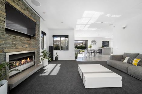 Photo of property in 9 Bridesdale Drive, Lake Hayes, Queenstown, 9304