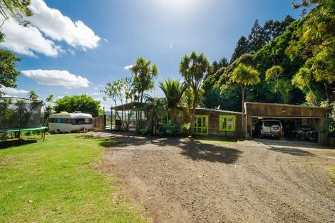 Photo of property in 136 Horsman Road, Waitakere, Henderson, 0782