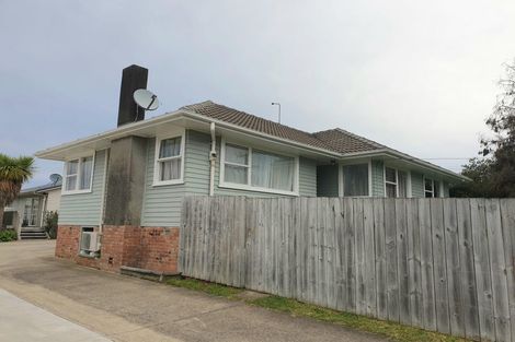 Photo of property in 47 Fairclough Road, Beach Haven, Auckland, 0626