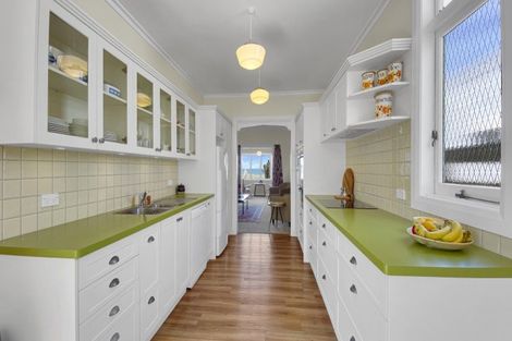 Photo of property in 36 The Esplanade, Westshore, Napier, 4110