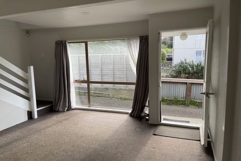 Photo of property in 1/133 Queens Drive, Lyall Bay, Wellington, 6022