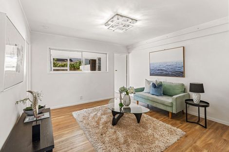 Photo of property in 1/100 Titirangi Road, New Lynn, Auckland, 0600