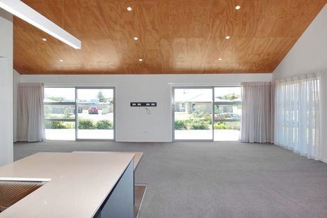 Photo of property in 7 Awahou Place, Foxton, 4814