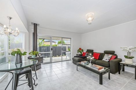 Photo of property in 1/83 Centreway Road, Orewa, 0931