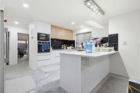 Photo of property in 56a Cambridge Terrace, Papatoetoe, Auckland, 2025