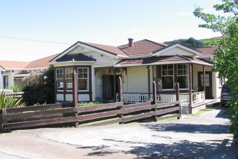Photo of property in 120 Clyde Street, Island Bay, Wellington, 6023