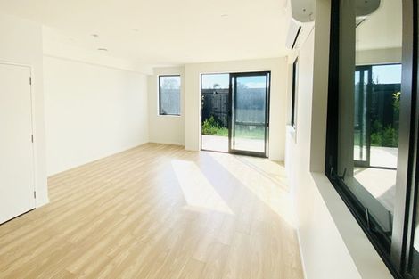 Photo of property in 1/32b Westgate Drive, Massey, Auckland, 0614