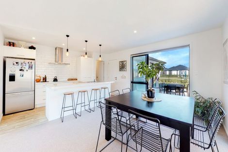 Photo of property in 38 Te Kio Crescent, Papamoa Beach, Papamoa, 3118