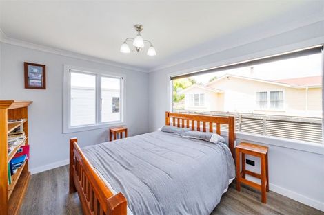 Photo of property in 6 Collins Crescent, Feilding, 4702