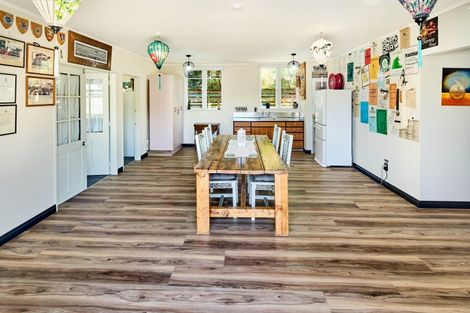 Photo of property in 135 Seaview Road, Paraparaumu Beach, Paraparaumu, 5032