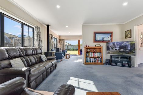 Photo of property in 10 Guildford Place, Rototuna North, Hamilton, 3210