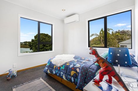 Photo of property in 163 West Harbour Drive, West Harbour, Auckland, 0618