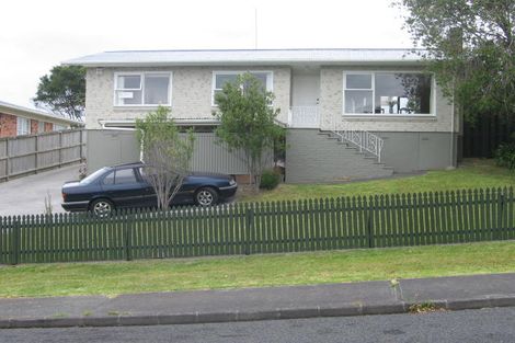 Photo of property in 2/12 Ramillies Place, Glenfield, Auckland, 0629