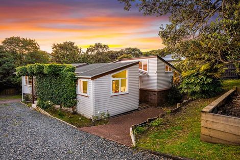Photo of property in 57 Rimutaka Place, Titirangi, Auckland, 0604