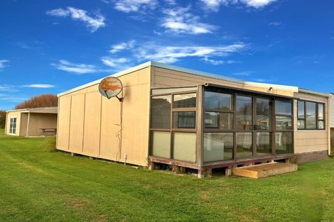 Photo of property in 13 Thomas Place, Foxton Beach, Foxton, 4815