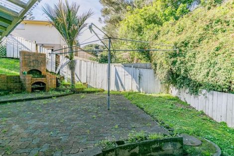 Photo of property in 66 Easton Park Parade, Glenfield, Auckland, 0629