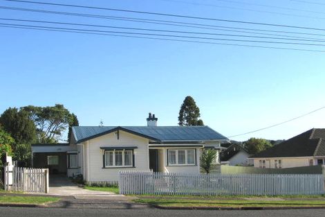 Photo of property in 1/5 Islington Avenue, New Lynn, Auckland, 0600