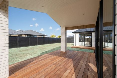 Photo of property in 14a Rose Leigh Drive, Cambridge, 3434