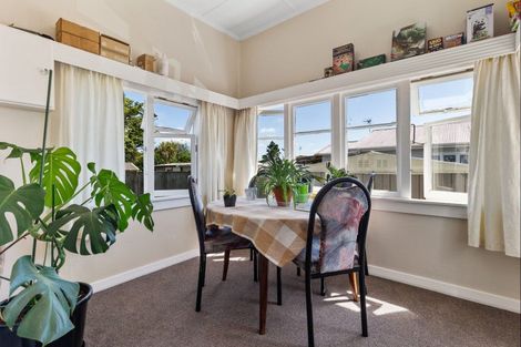 Photo of property in 13 Winchester Street, Levin, 5510