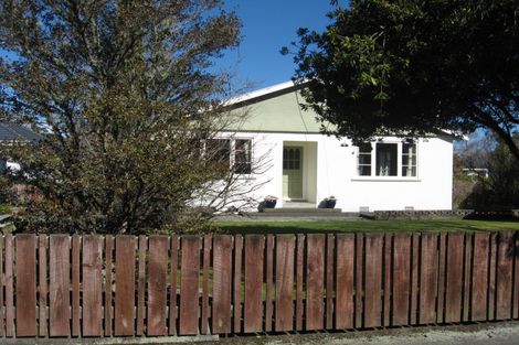 Photo of property in 24 Kuratawhiti Street, Greytown, 5712