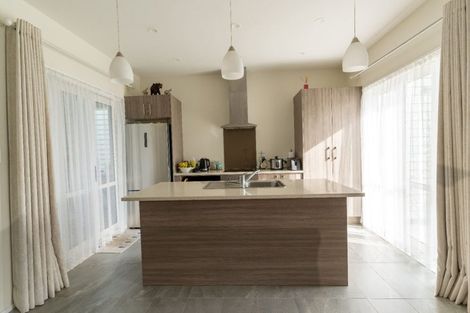 Photo of property in 11 Stitchbird Crescent, Papakura, 2110