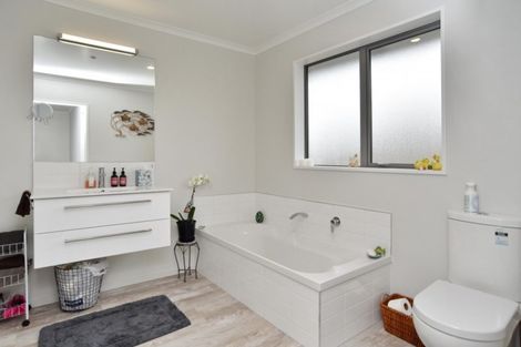 Photo of property in 7 Retallick Way, Amberley, 7410