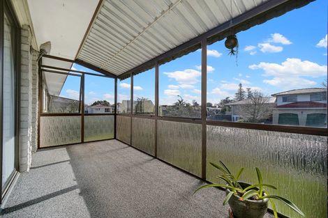 Photo of property in 1 Hedge Row, Sunnyhills, Auckland, 2010