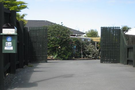 Photo of property in 5a Norton Place, Woodend, 7610