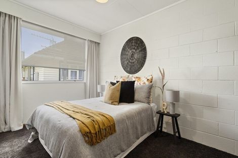 Photo of property in 1/58 Paynters Avenue, Strandon, New Plymouth, 4312