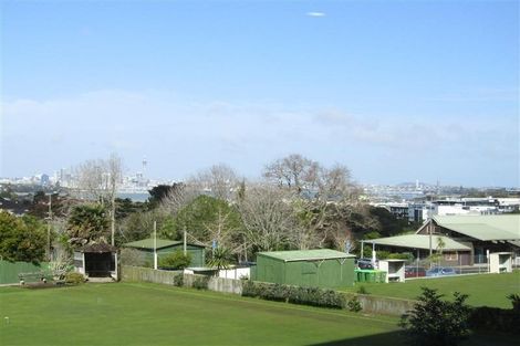 Photo of property in Frank Sargeson Apts, 105/74 Anzac Street, Takapuna, Auckland, 0622