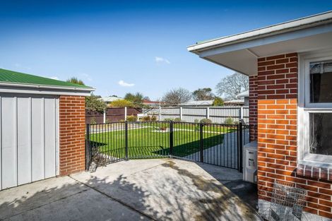 Photo of property in 62 Coopers Road, Dallington, Christchurch, 8061