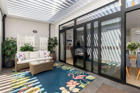 Photo of property in 204/86 Alpha Street, Cambridge, 3434