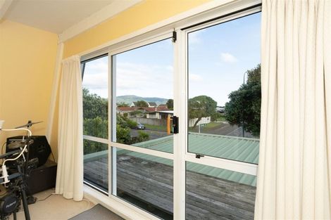 Photo of property in 9a Olive Terrace, Paraparaumu Beach, Paraparaumu, 5032