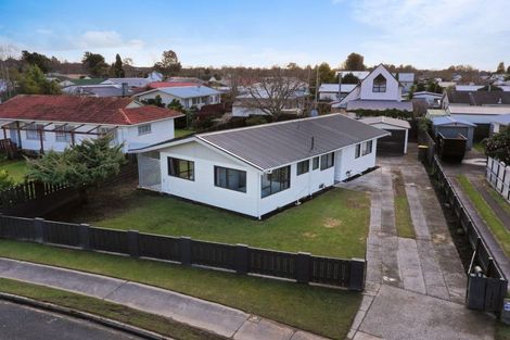 Photo of property in 8 Brightwell Place, Nawton, Hamilton, 3200