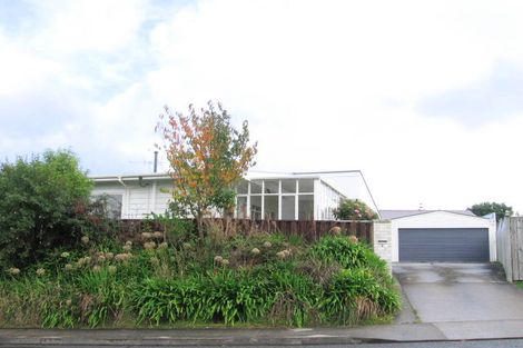 Photo of property in 6 Kaikomako Road, Waikanae, 5036