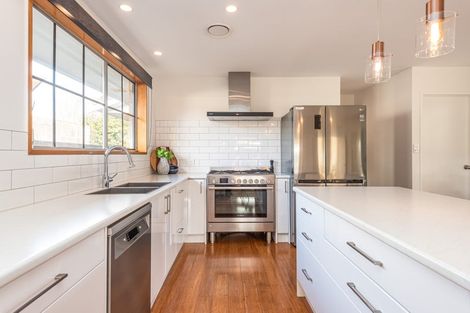 Photo of property in 27 Resolution Place, Bryndwr, Christchurch, 8053