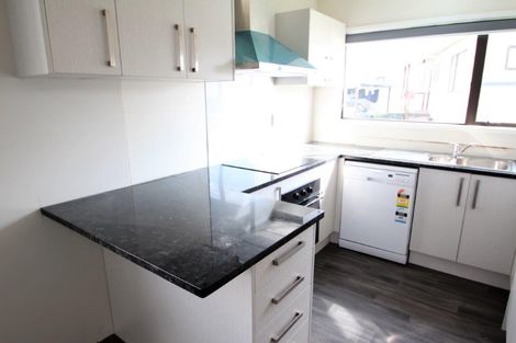 Photo of property in 4/10 Solveig Place, Randwick Park, Auckland, 2105