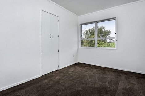 Photo of property in 34 Raymond Terrace, Northcote, Auckland, 0627