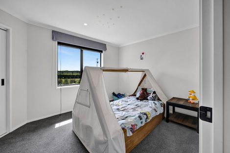 Photo of property in 1 Larlin Drive, Hawera, 4675