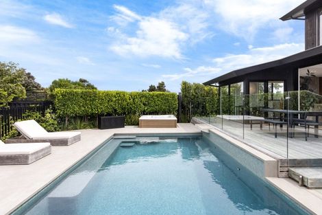 Photo of property in 56 Covil Avenue, Te Atatu South, Auckland, 0610