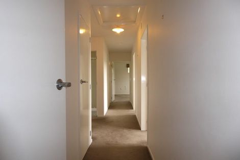 Photo of property in 198 Newlands Road, Newlands, Wellington, 6037