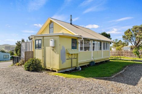 Photo of property in 27 Guthrie Crescent, Castlepoint, Masterton, 5889